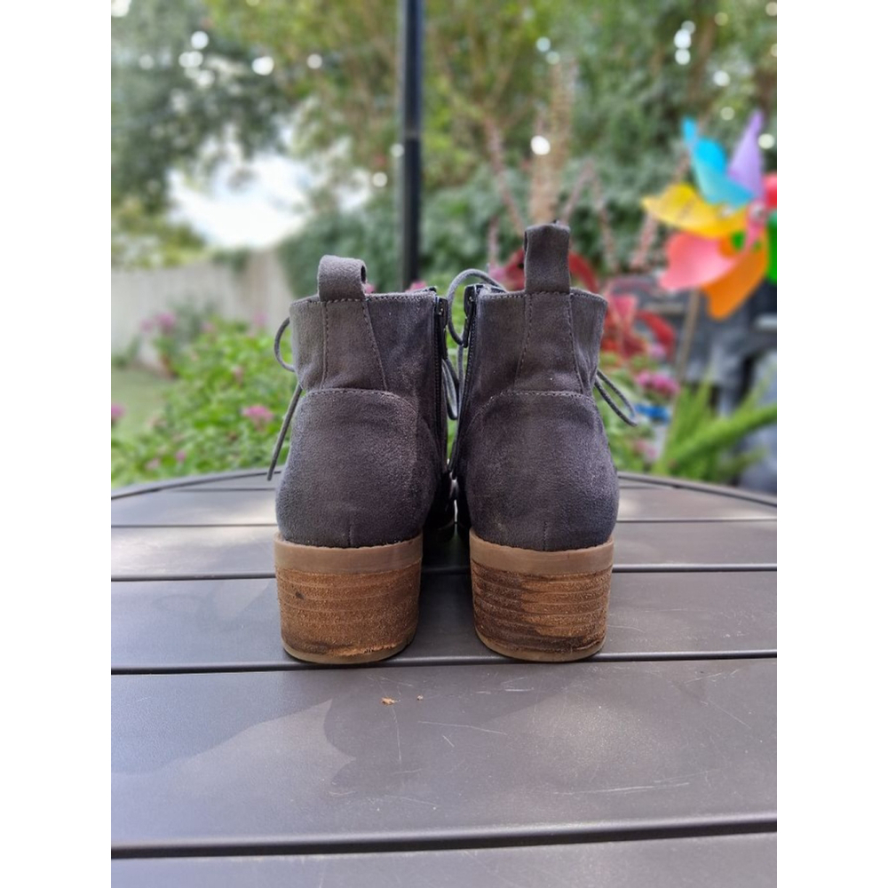 Carlos Santana "Macey" Grey Suede Ankle Boots Booties US 7 Boho Chic Classic - Picture 5 of 15